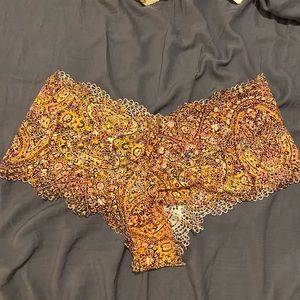 NWT Victoria’s Secret lace boyshort size M